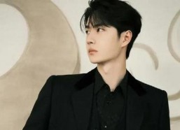 娱乐八卦爆料吃瓜模板,当红明星的惊人往事，你绝对想不到！